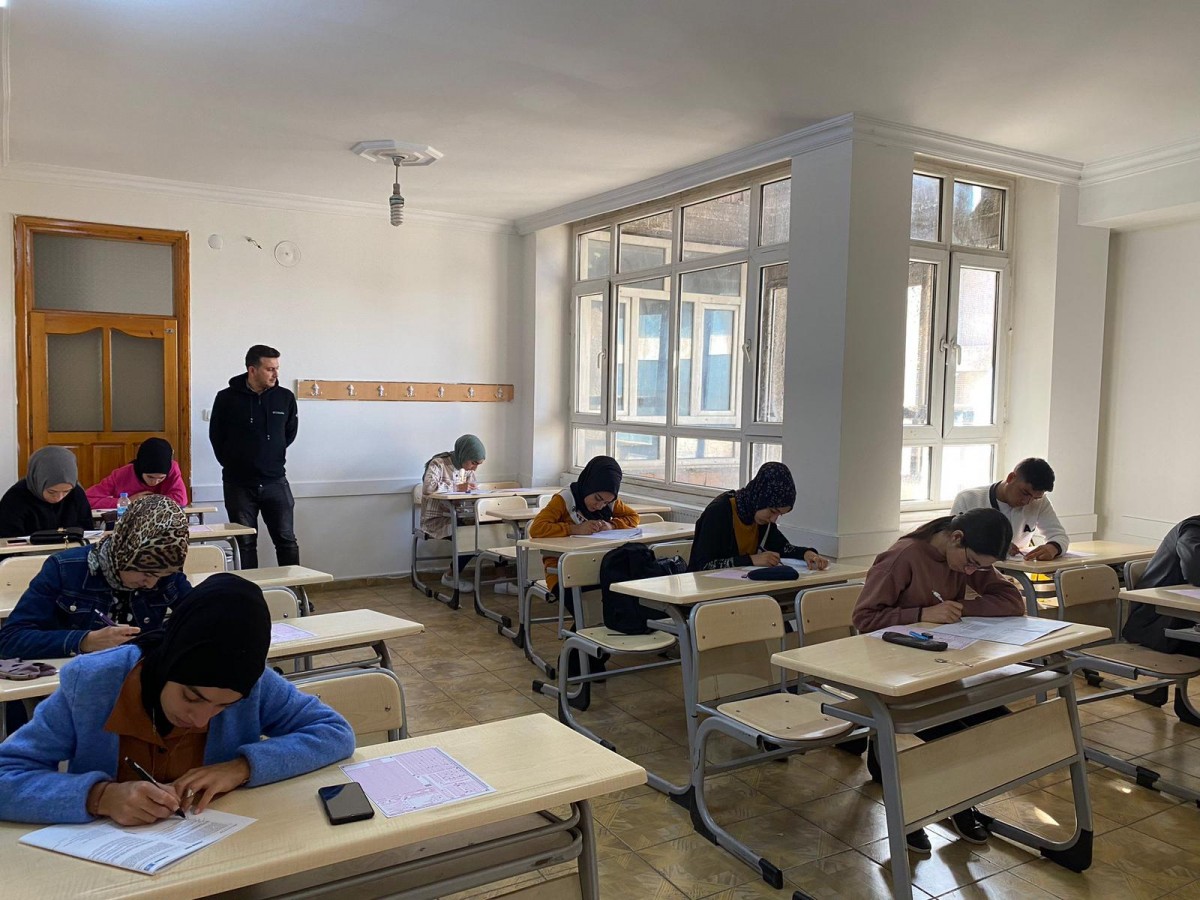 Siverek’te gençlere ücretsiz deneme sınavı