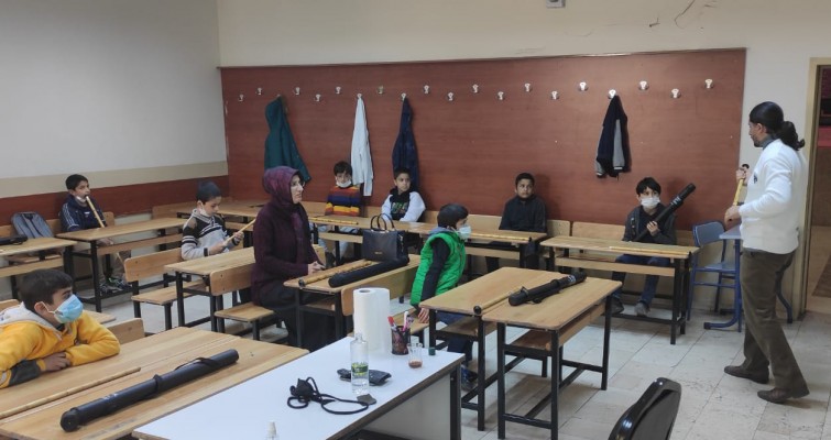 Öğrencilere ney eğitimi veriliyor