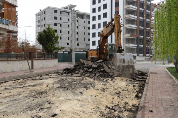 Karaköprü’de yeni yol açma çalışmaları sürüyor