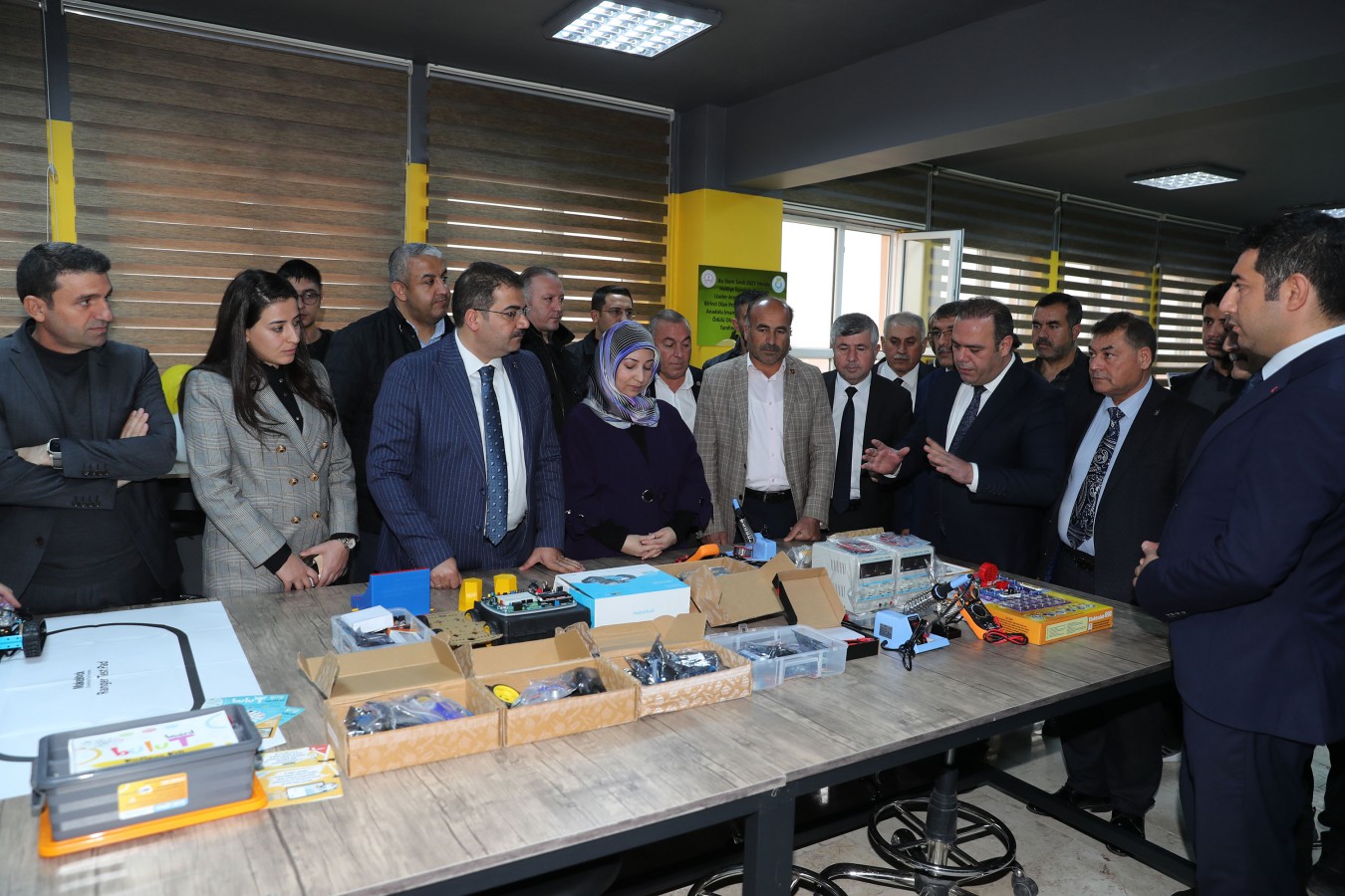 Prof. Dr. Necmettin Erbakan İmam Hatip Lisesine STEM ve Bilim Atölyesi kuruldu