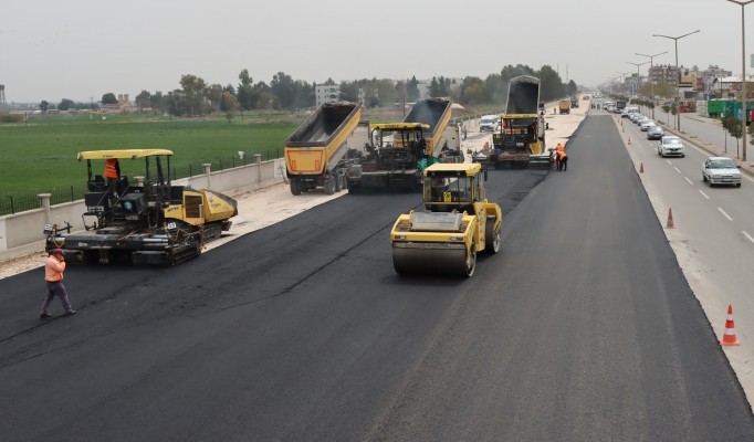 Akçakale yolunda yol genişletme çalışmaları sürüyor