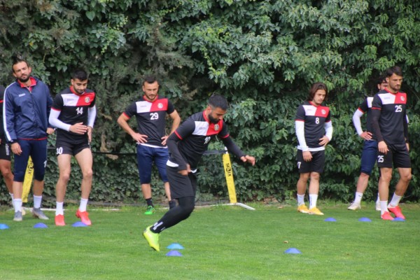 Urfaspor lidere bileniyor