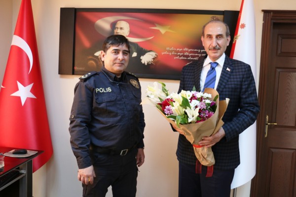 Yalçınkaya’dan polislere anlamlı ziyaret