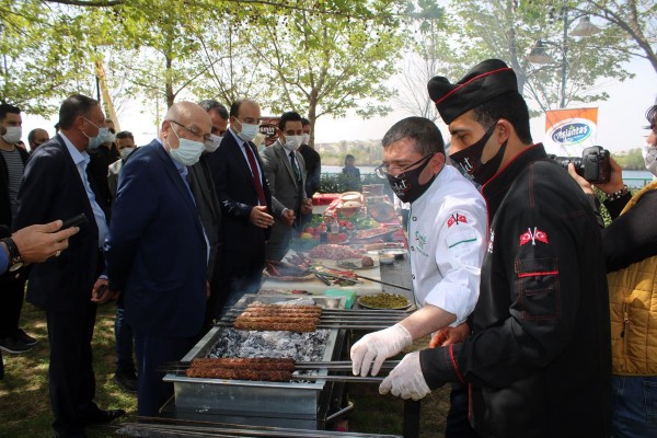 Birecik’te Gastronomi Festivali ilgi gördü