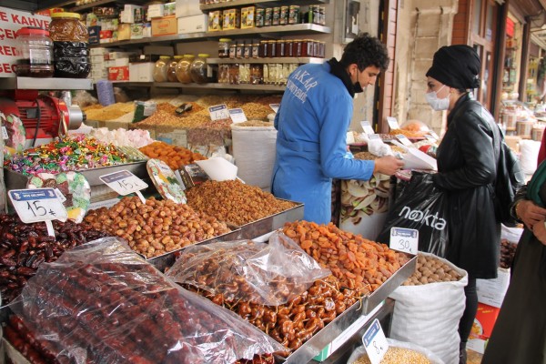 Şanlıurfa'da esnaf iş yapamamaktan yakındı