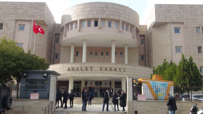 Aranan şahıslara operasyon: 5 gözaltı
