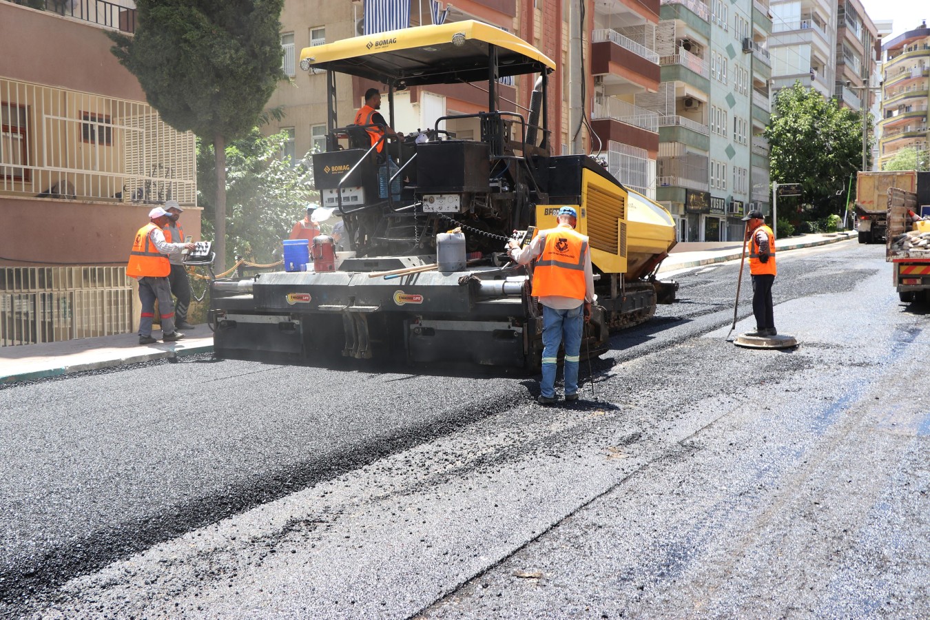 Haliliye’de mahallelerde asfalt çalışmaları tamamlandı