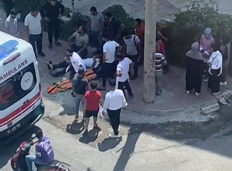 Sokak ortasında 'kazayla' kendi cinsel organına sıktı- EK
