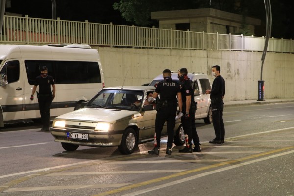 Şanlıurfa'da yasaklara uymayanlara ceza yağdı!