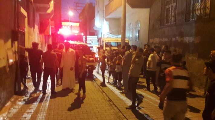 Şanlıurfa'da yangın! Mahalleli sokağa döküldü