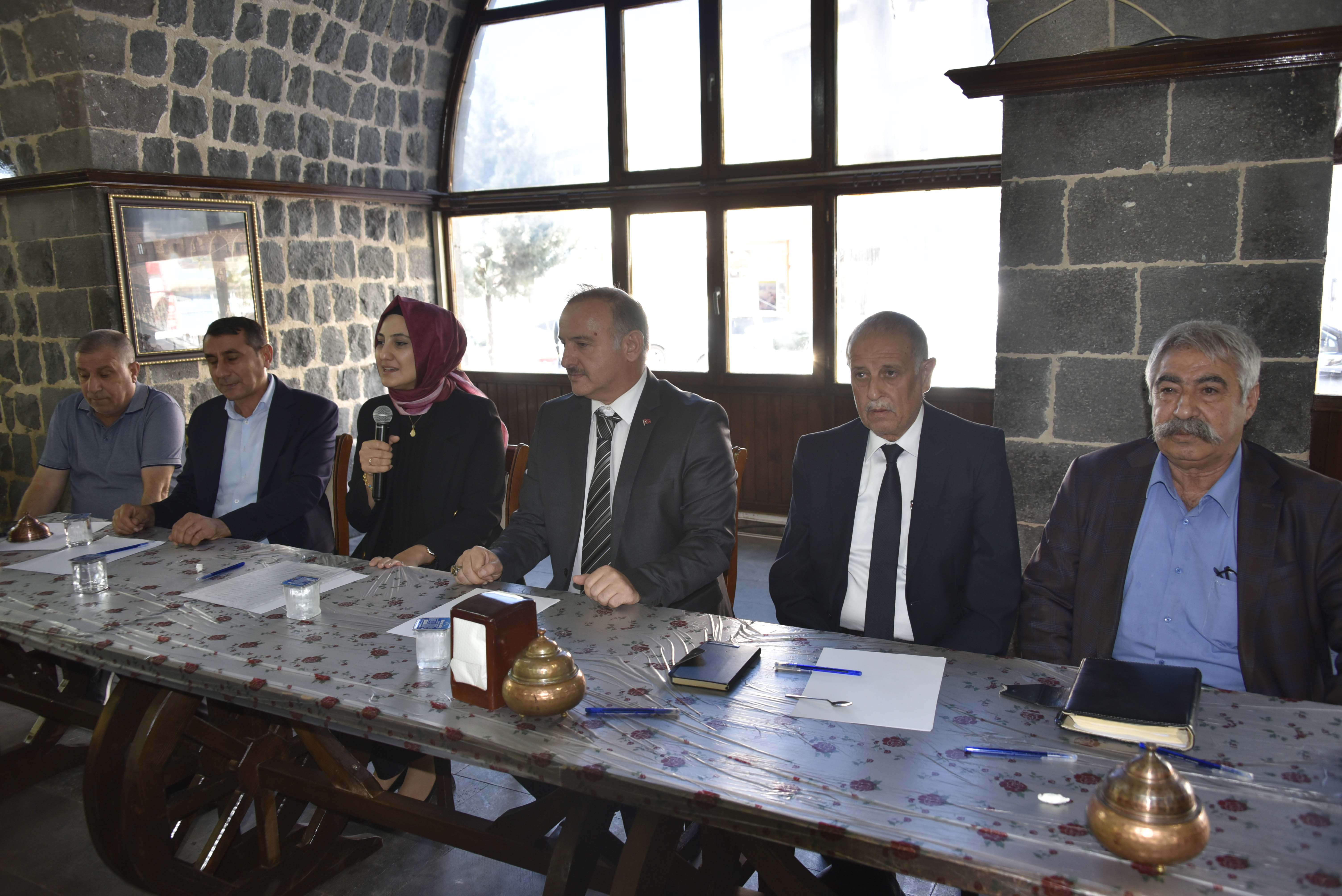 Başkan Çakmak, mahalle muhtarları ile bir araya geldi