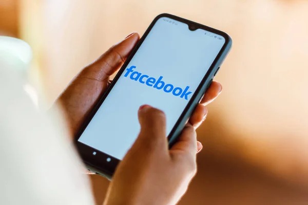 Facebook'ta artık birden fazla profil oluşturulabilecek