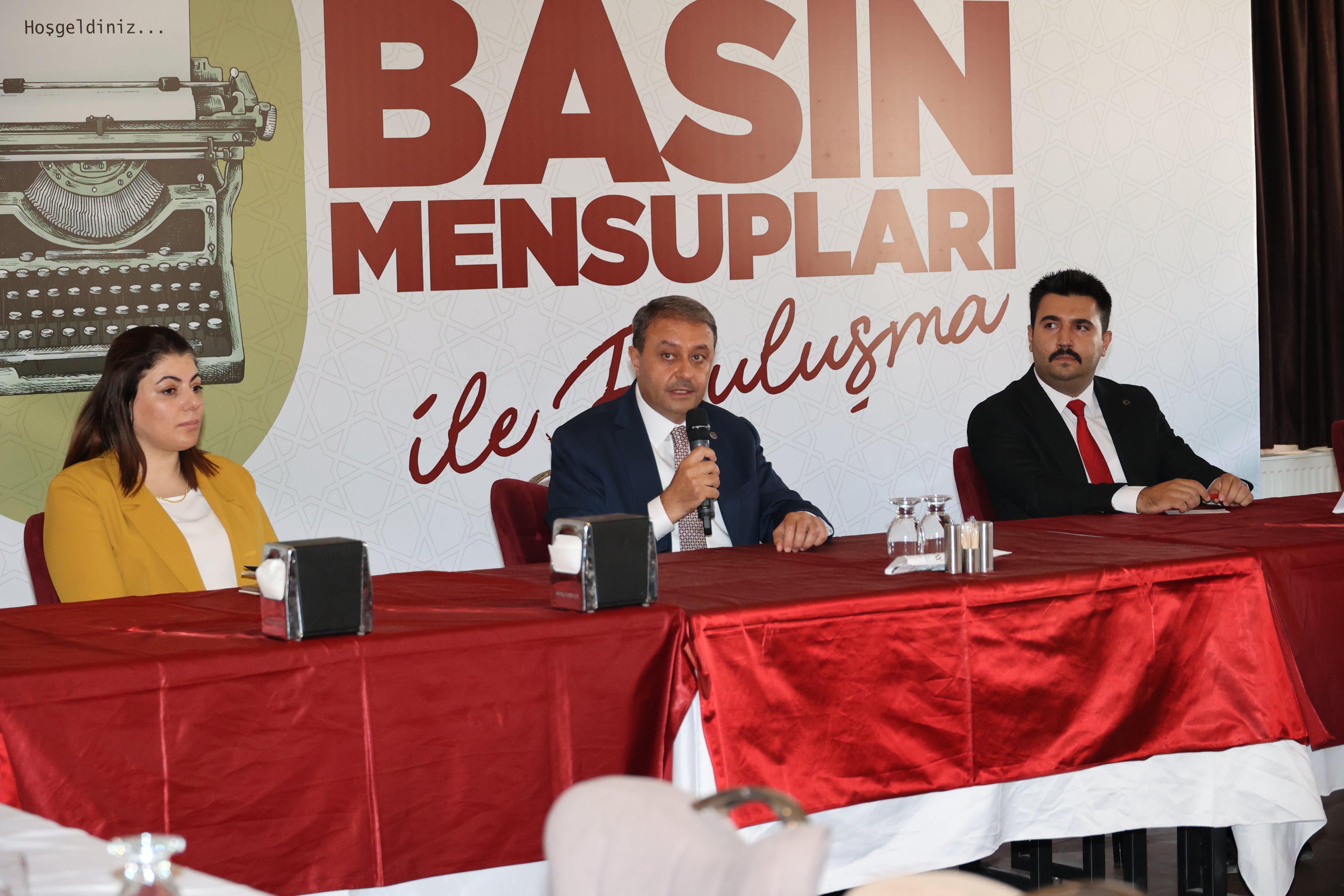 Urfa Valisi'nden eğitim, uyuşturucu ve elektrik kesintisine dair önemli açıklamalar