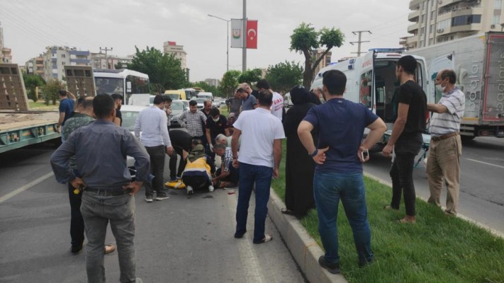 Şanlıurfa'da otomobil yayaya çarptı