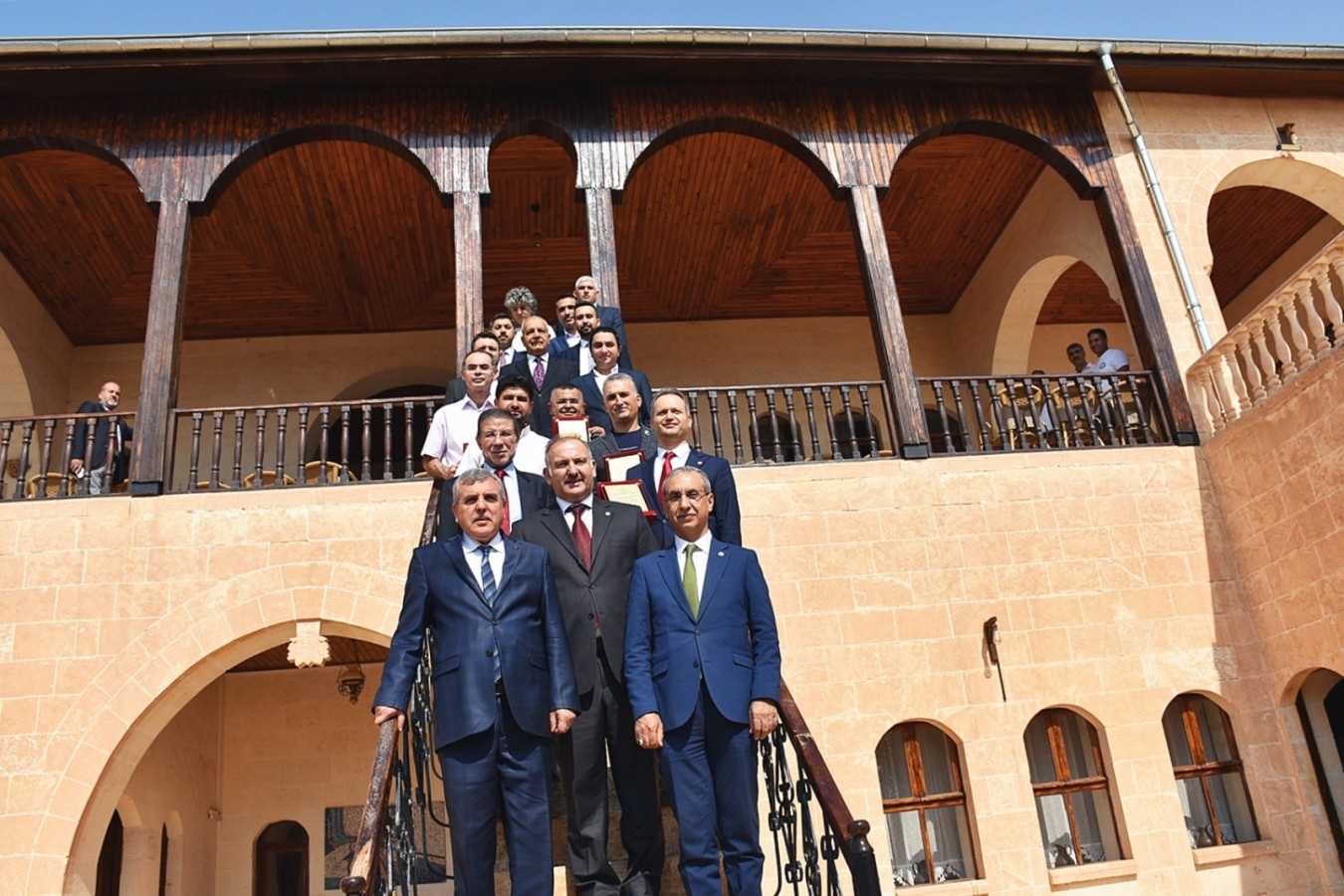 Harran Üniversitesi'nden 7 akademisyen dünyanın en etkili bilim insanları listesine girdi