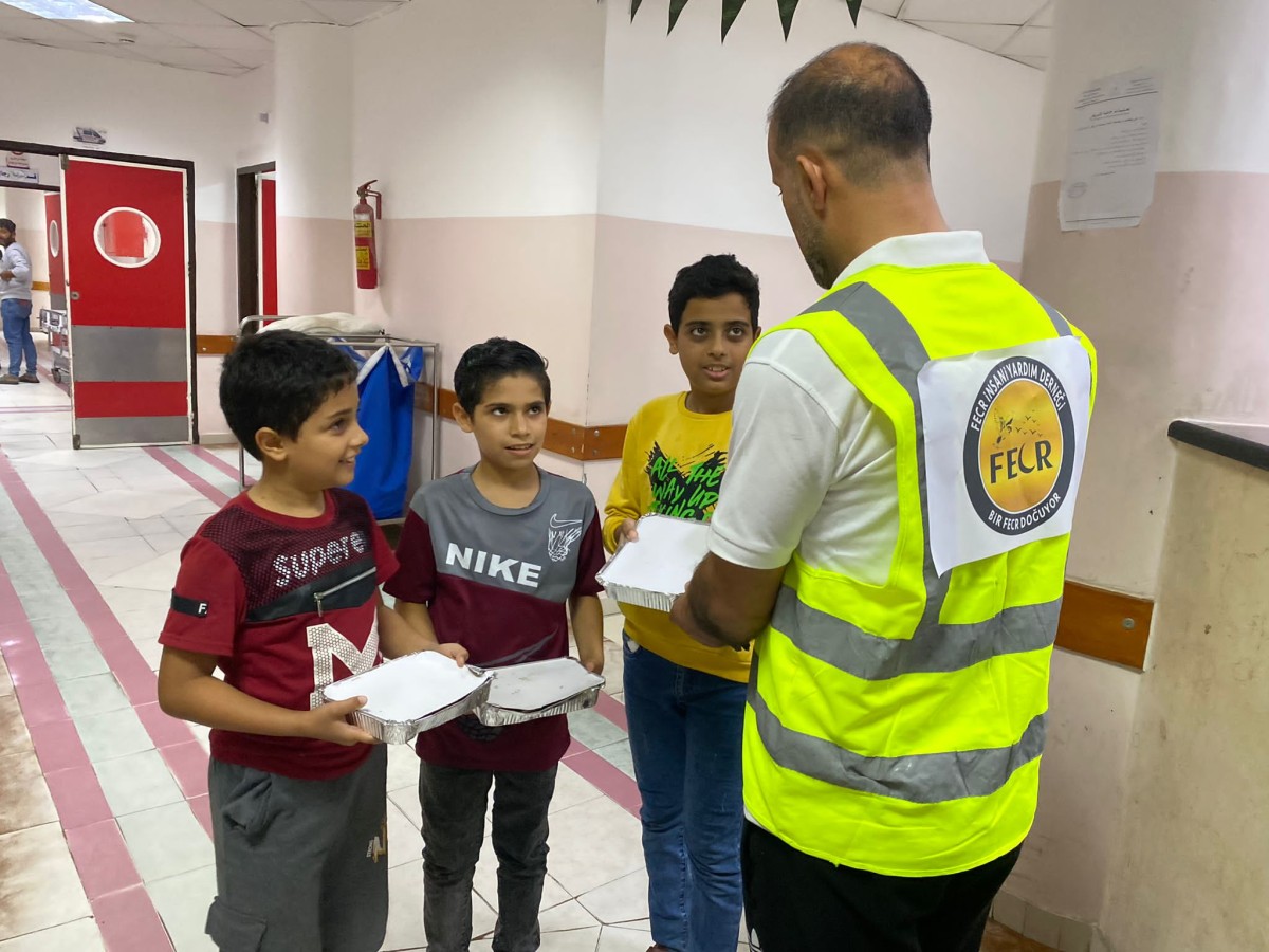 Fecr İnsani Yardım Derneğinden Gazze’ye ilk yardım
