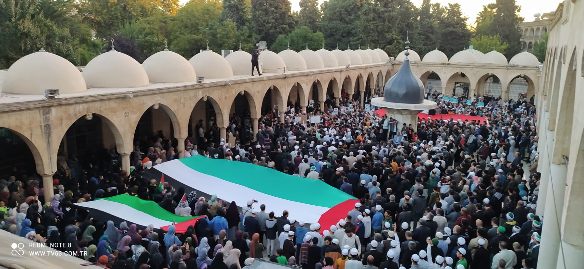 Urfa’da sabah namazında Filistin için dua edildi