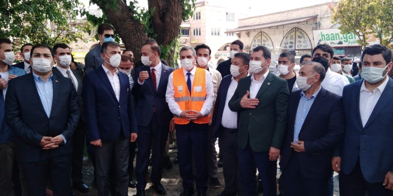 Eski belediye binasına ilk kepçe vuruldu