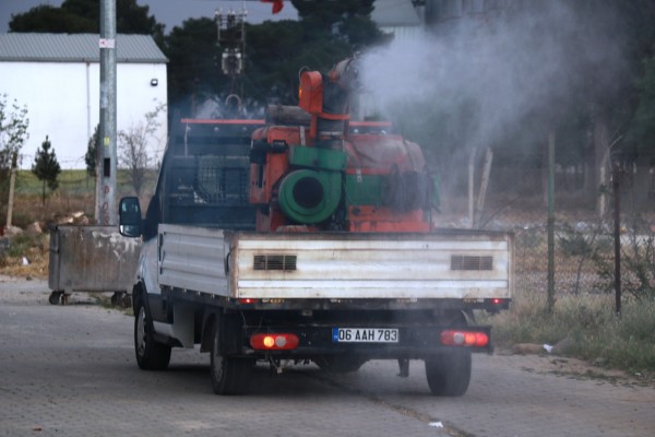 Akçakale’de ilaçlamada ekip sayısı artırıldı