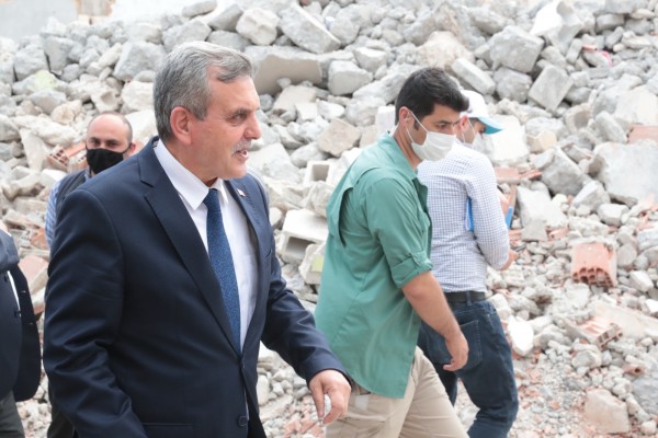 Beyazgül, yıkım çalışmalarını inceledi