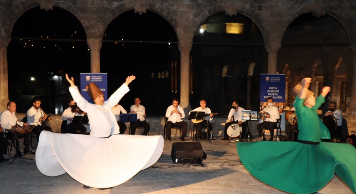 Balıklıgöl’de ilahi dinletisi