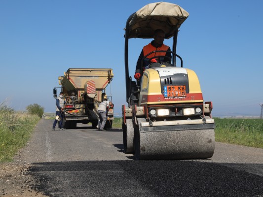 Hilvan kırsalında yol çalışmaları