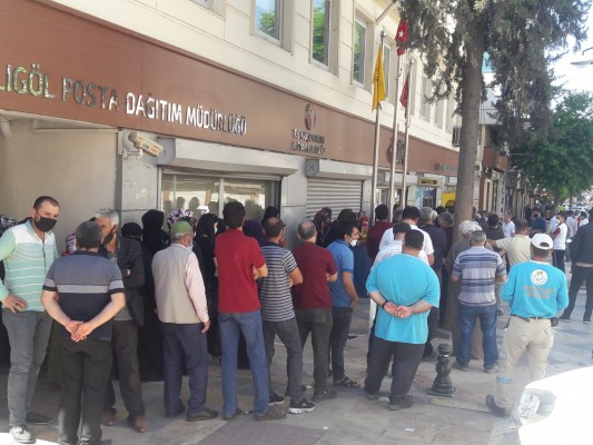 PTT kuyruğu değil korona kuyruğu