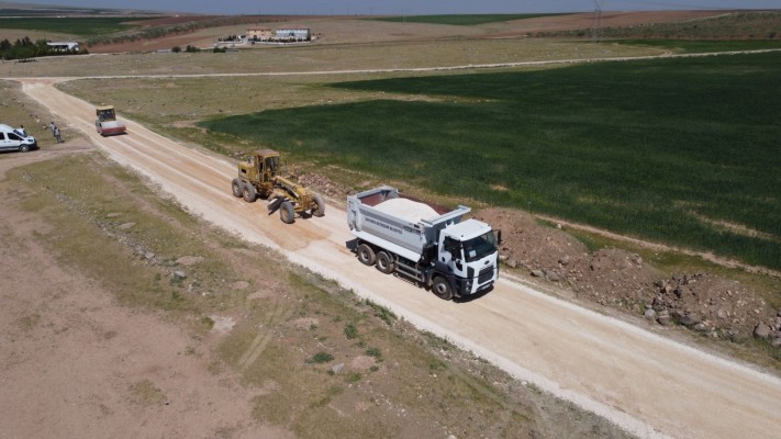 Şanlıurfa kırsalında yol çalışmaları