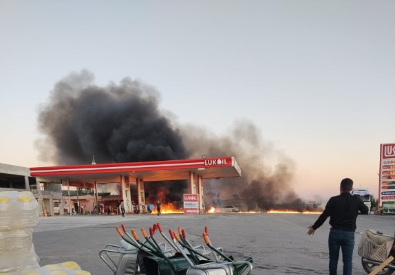 Şanlıurfa'da petroldeki araçlar alev alev yandı!