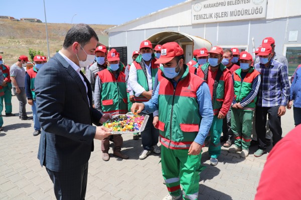 Baydilli, personellerle bayramlaştı