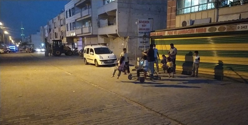 Nostaljik "Seyyar salıncak" Urfa sokaklarında