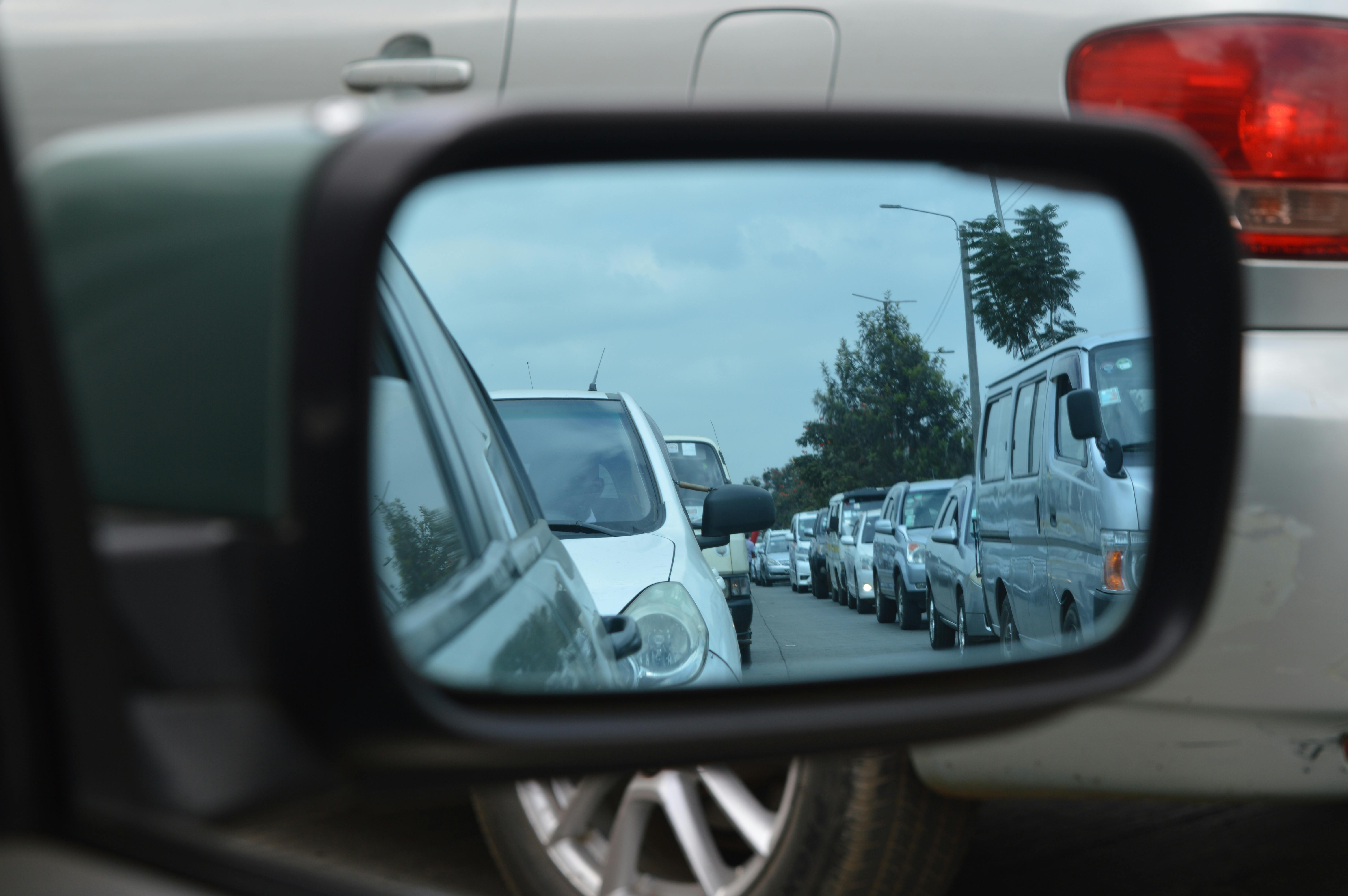 Şanlıurfa'da bayram trafiği: Kentin birçok noktasında uzun kuyruklar oluştu