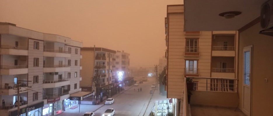Suriye'den gelen toz bulutu, Urfa'da hayatı felç etti