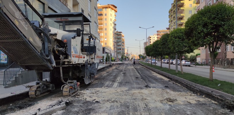 Karaköprü'de çöken yolda çalışma başlatıldı