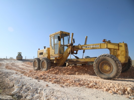 Harran’da 4 ayrı noktada yol çalışması