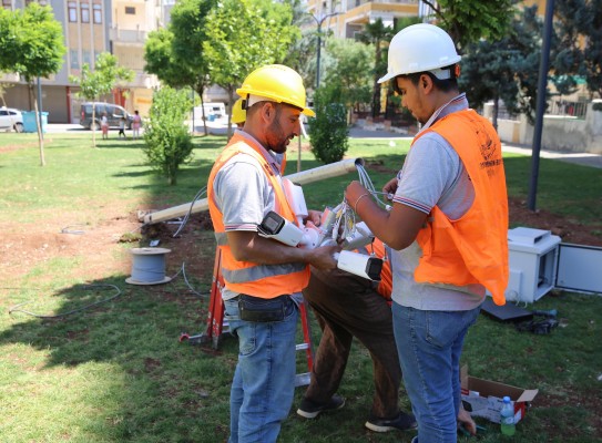 Haliliye’de parklara güvenlik kameraları yerleştiriliyor