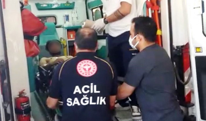 Baba oğlunu silahla vurdu