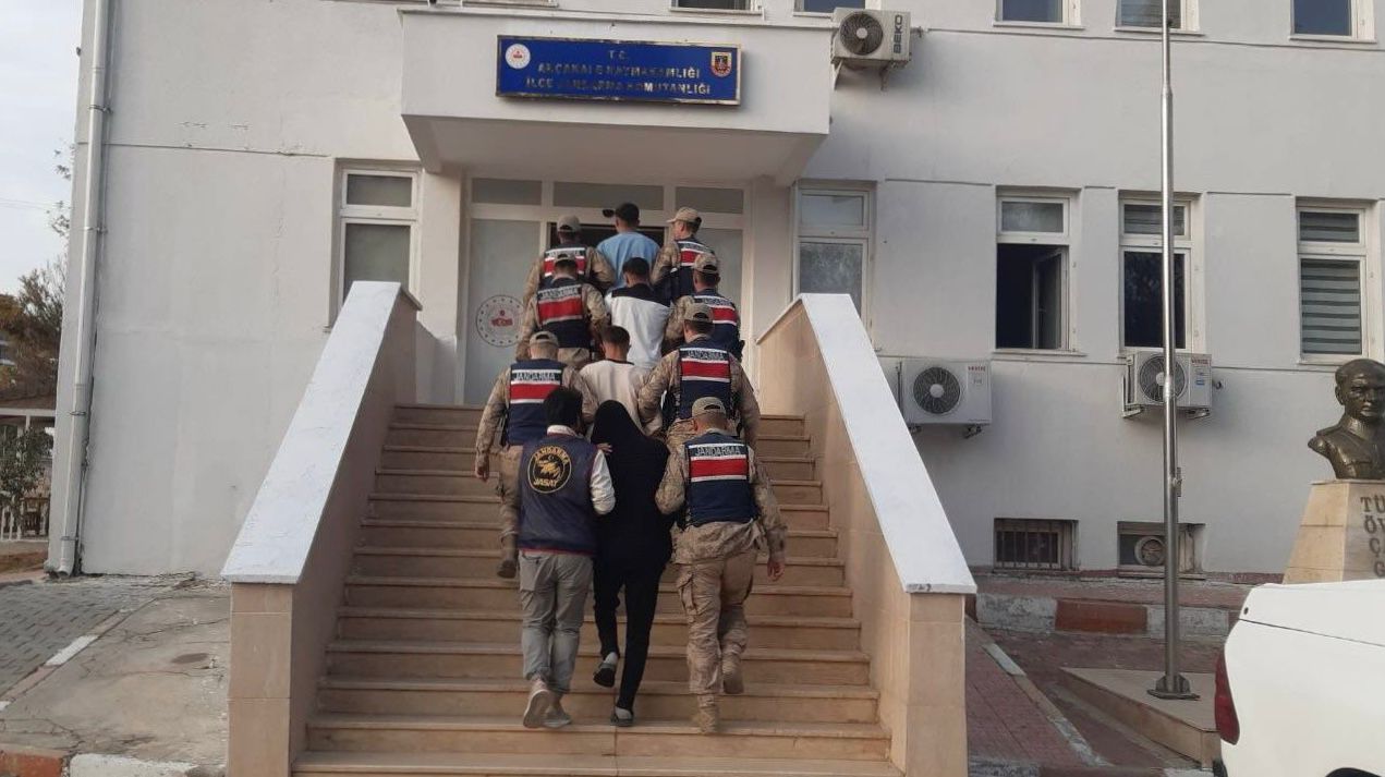 Şanlıurfa’da göçmen kaçakçılığı operasyonu: 18 organizatör hakkında işlem başlatıldı!