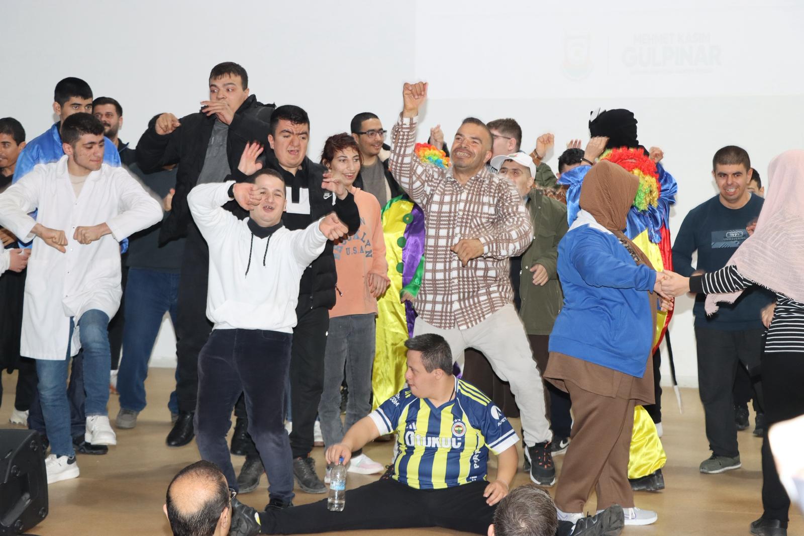 ŞANLIURFA’DA OTİZM FARKINDALIK GÜNÜ ETKİNLİĞİ DÜZENLENDİ
