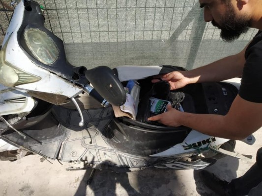 Elektrikli bisiklette cep telefonları ele geçirildi