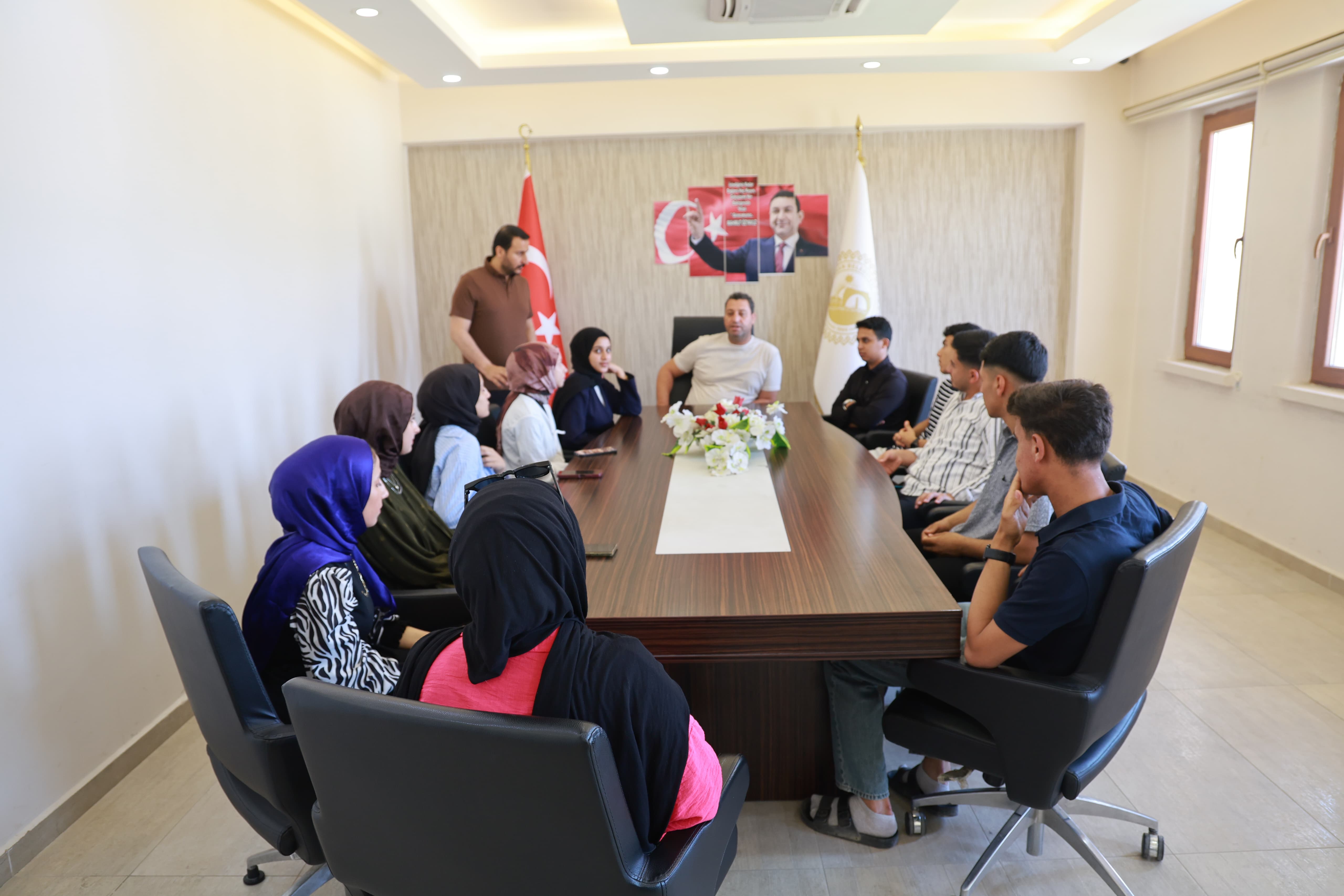 HARRAN BELEDİYESİ DERECEYE GİREN ÖĞRENCİLERİ TABLET İLE ÖDÜLLENDİRDİ