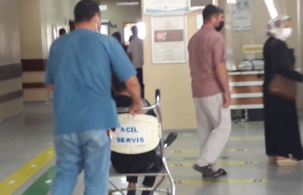 İnşaatta iskele çöktü: 1 yaralı