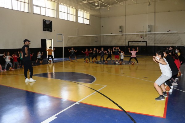 Çocuklar Basketbol Kursu’na ilgi gösteriyor