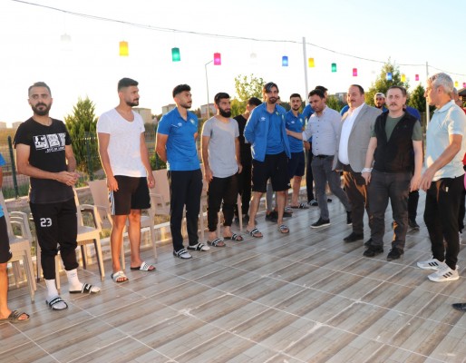 Ekinci’den futbolculara moral yemeği