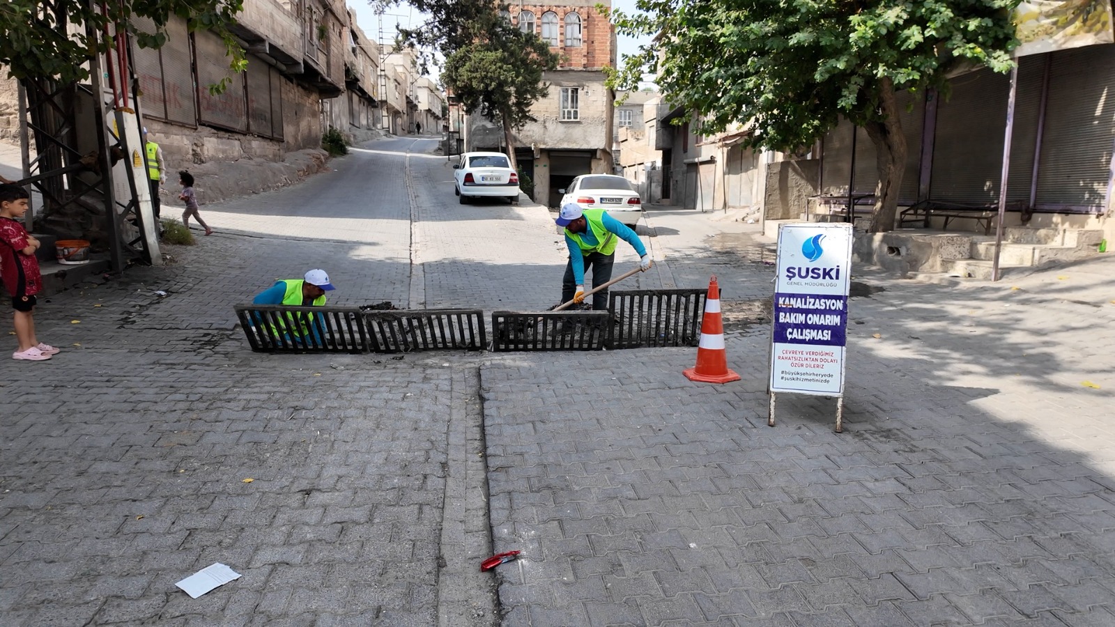 ŞUSKİ’DEN KIŞ ÖNCESİ ALTYAPI MESAİSİ: MAZGALLAR TEMİZLENİYOR