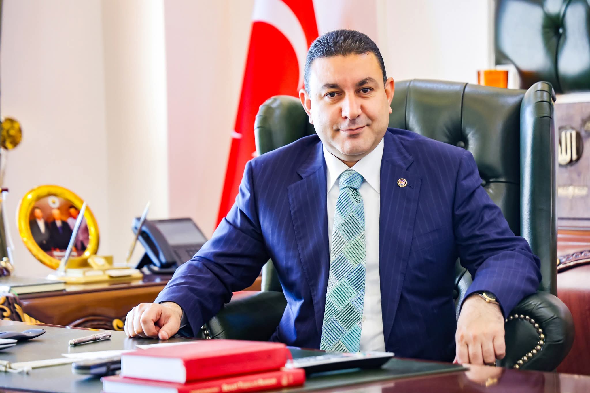 BAŞKAN ÖZYAVUZ ÜNİVERSİTEYE YERLEŞEN GENÇLERİ TEBRİK ETTİ, BAŞARILAR DİLEDİ 