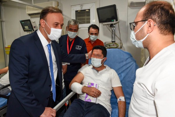 Vali Erin'den yaralı polislere ziyaret