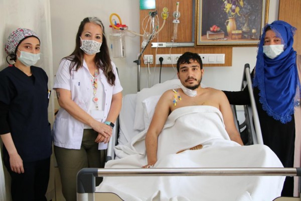 Şanlıurfa’da kalbi duran genç hasta hayata döndü