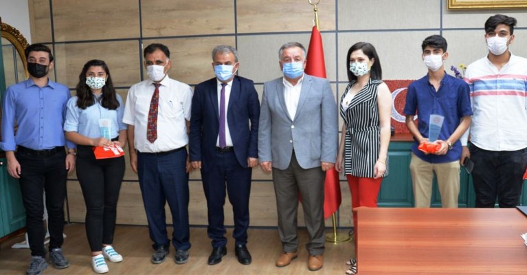 Suruçlu öğrencilerin TÜBİTAK başarısı