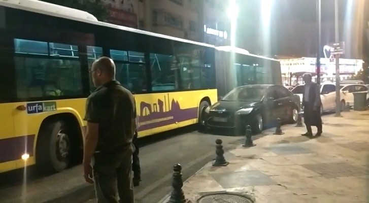 Şanlıurfa'da kurala uymayan sürücü trafiği alt üst etti